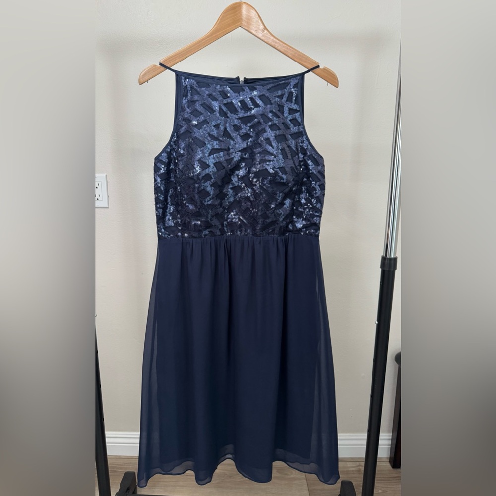 Elegant Navy Blue Sleeveless Dress